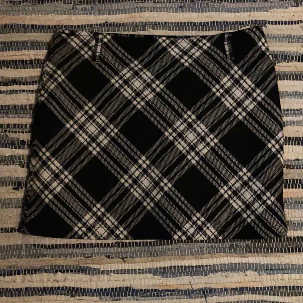 Black and white plaid skirt